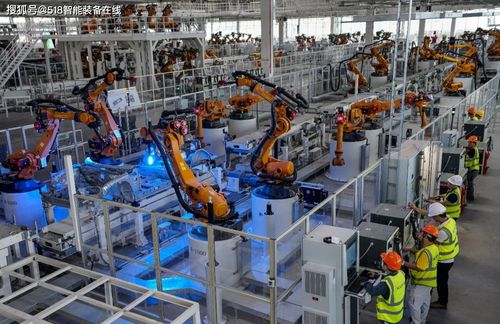 揭秘恒大汽車黑燈工廠 2545臺機器人協同作業的“智造”革命